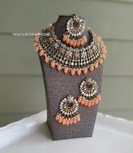 Load image into Gallery viewer, Miza Mirror Round Beads Hanging Choker necklace set with maangtikka
