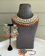 Load image into Gallery viewer, Simi Statement Mirror Elegant necklace set with maangtikka
