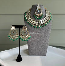 Load image into Gallery viewer, Mira Mirror Simple Dainty Necklace set with maangtikka
