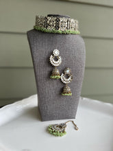 Load image into Gallery viewer, Mirror Choker necklace set with maangtikka
