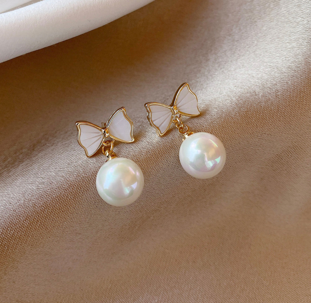 Bow Pearl White Golden Brass Stud Earrings IDW