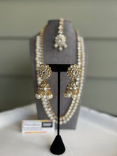 Load image into Gallery viewer, Single Line Dabi  kundan Long  Necklace set with maangtikka
