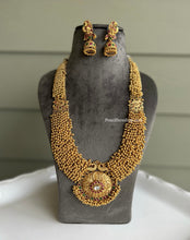 Load image into Gallery viewer, Multicolor Kemp Stone Golden Designer Haram Necklace set
